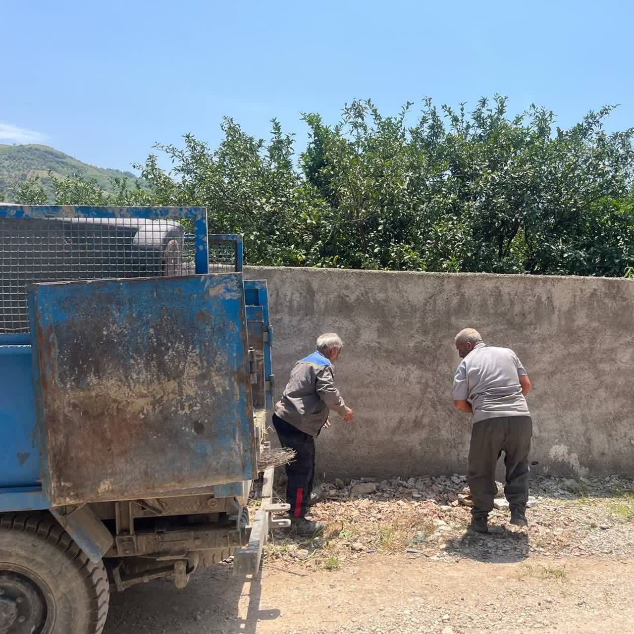 نظافت کوچههای روستای قلعه پایان نظافت کوچههای روستای قلعه پایان